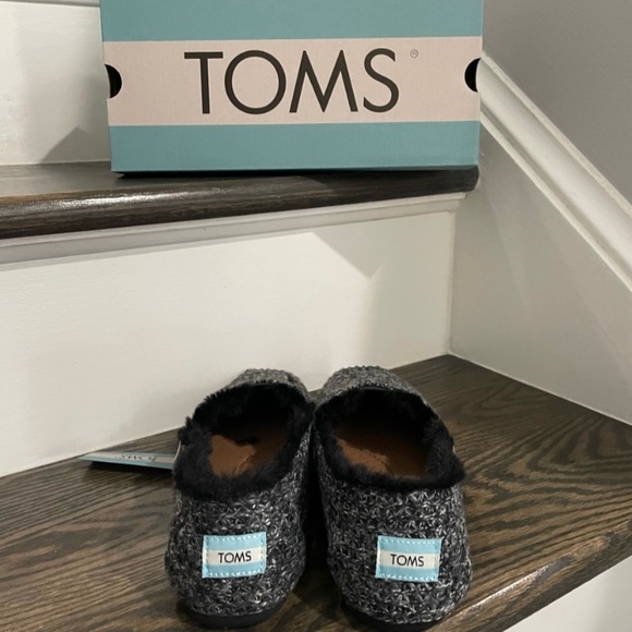 TOMS - Women’s Belmont Faux-Fur Sweater Knit Shoes (Size 8) - NWT - Picture 3 of 5
